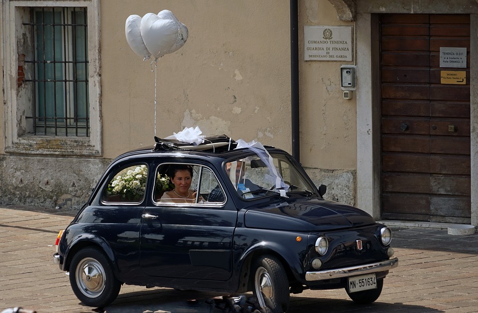 Sfilata della Fiat 500 a Firenze negli anni 50
