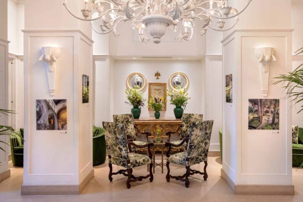 Savoy-Lobby-Mostra-Kristin-Krebs-Dick-WEB-001 (1)