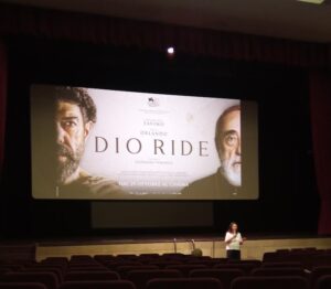 ‘Dio ride’, il film di Giovanni Veronesi che ha chiuso la Mostra del Cinema di Venezia 83